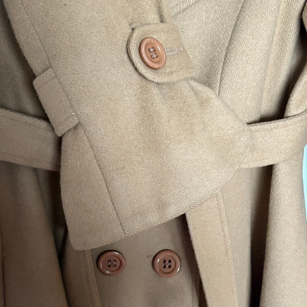 Wool coat. Stylish camel  Double-Breasted wool Trench Coat - Picture 3 of 4